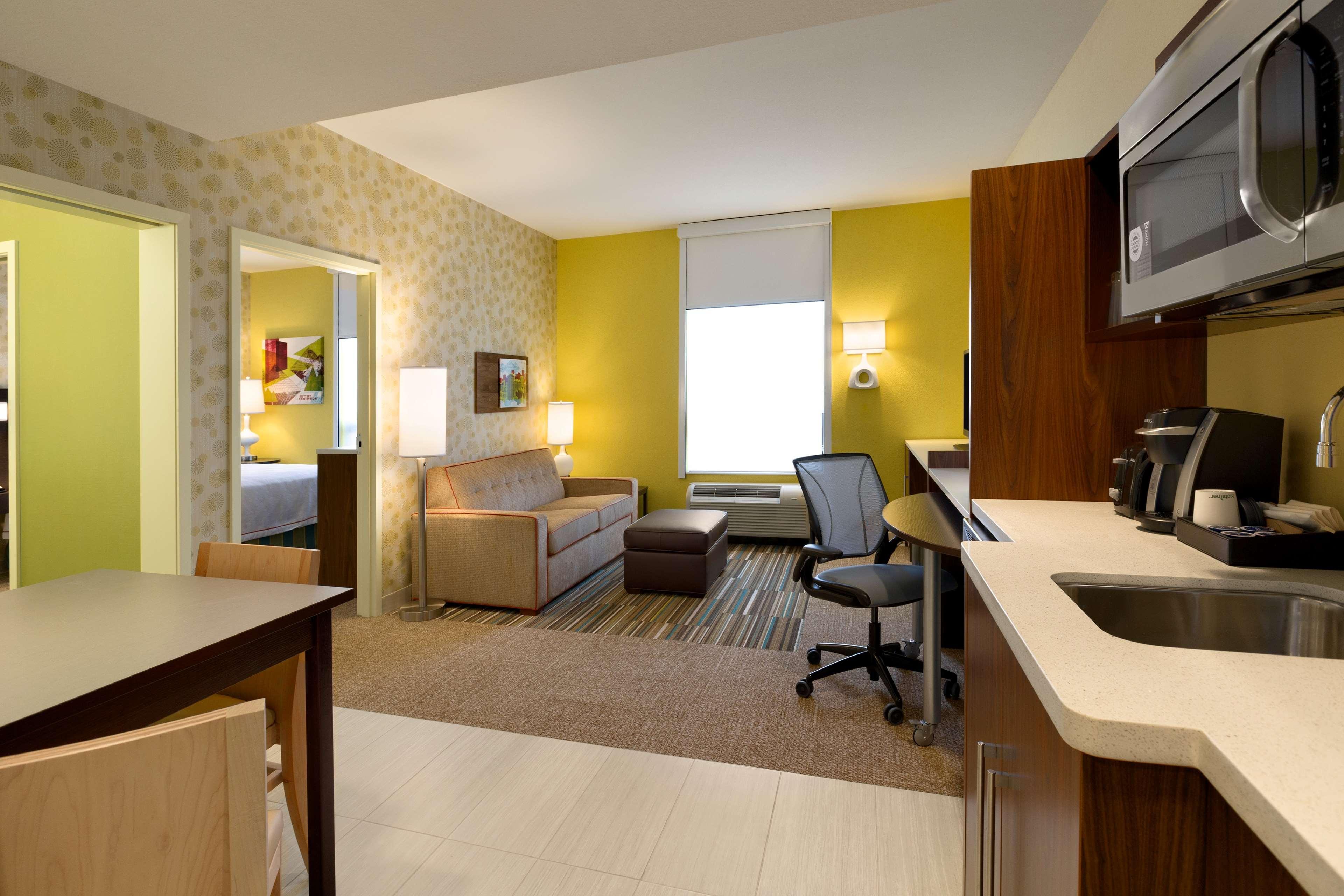 โฮมทู สวีตส์ บาย ฮิลตัน เวสต์ เอ็ดมอนตัน Hotel เอดมันตัน ภายนอก รูปภาพ