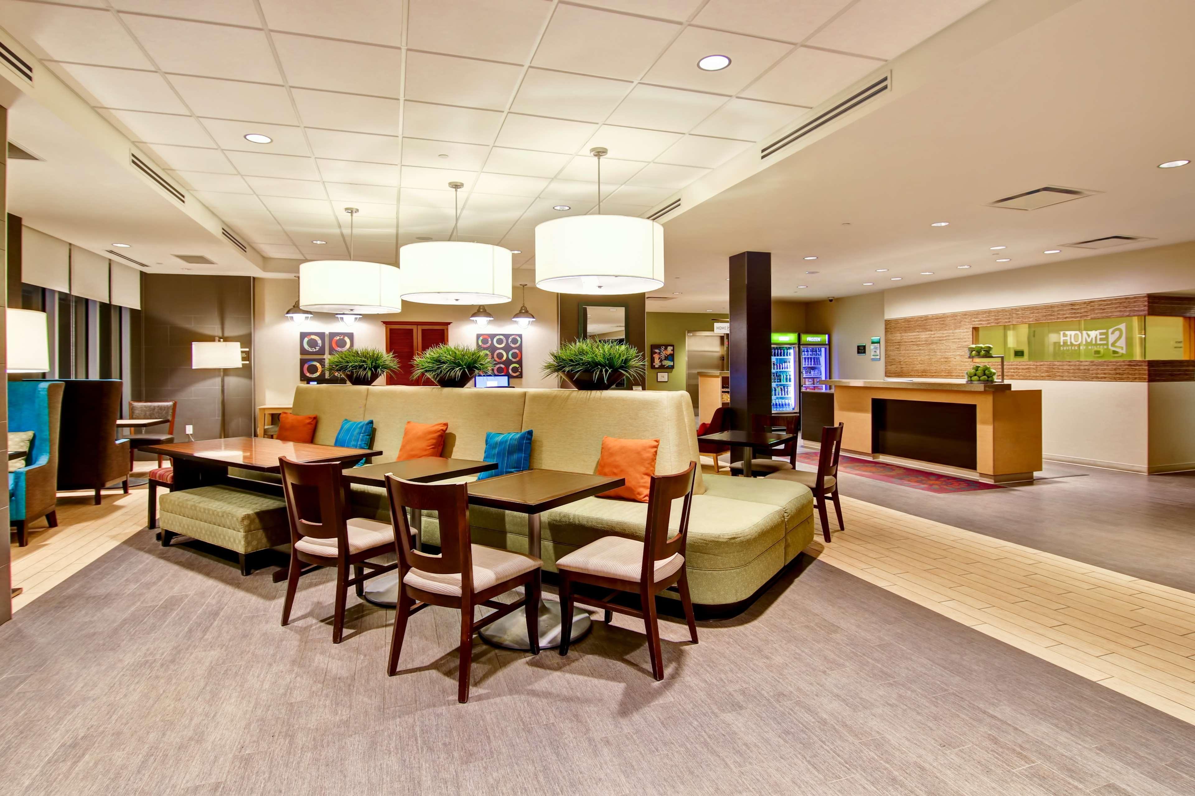 โฮมทู สวีตส์ บาย ฮิลตัน เวสต์ เอ็ดมอนตัน Hotel เอดมันตัน ภายนอก รูปภาพ