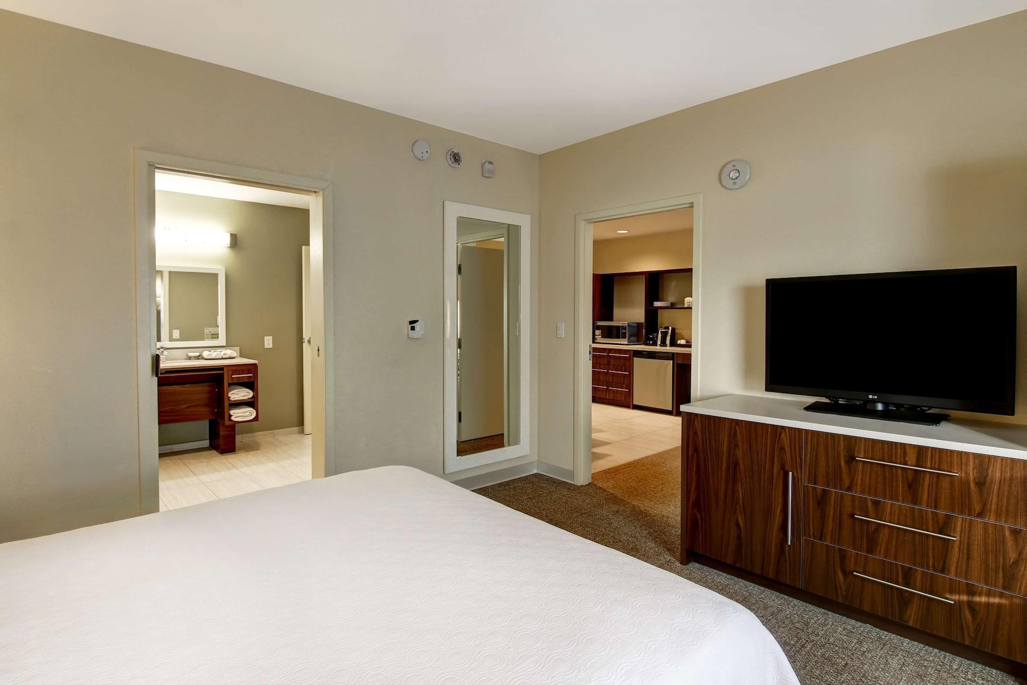 โฮมทู สวีตส์ บาย ฮิลตัน เวสต์ เอ็ดมอนตัน Hotel เอดมันตัน ภายนอก รูปภาพ