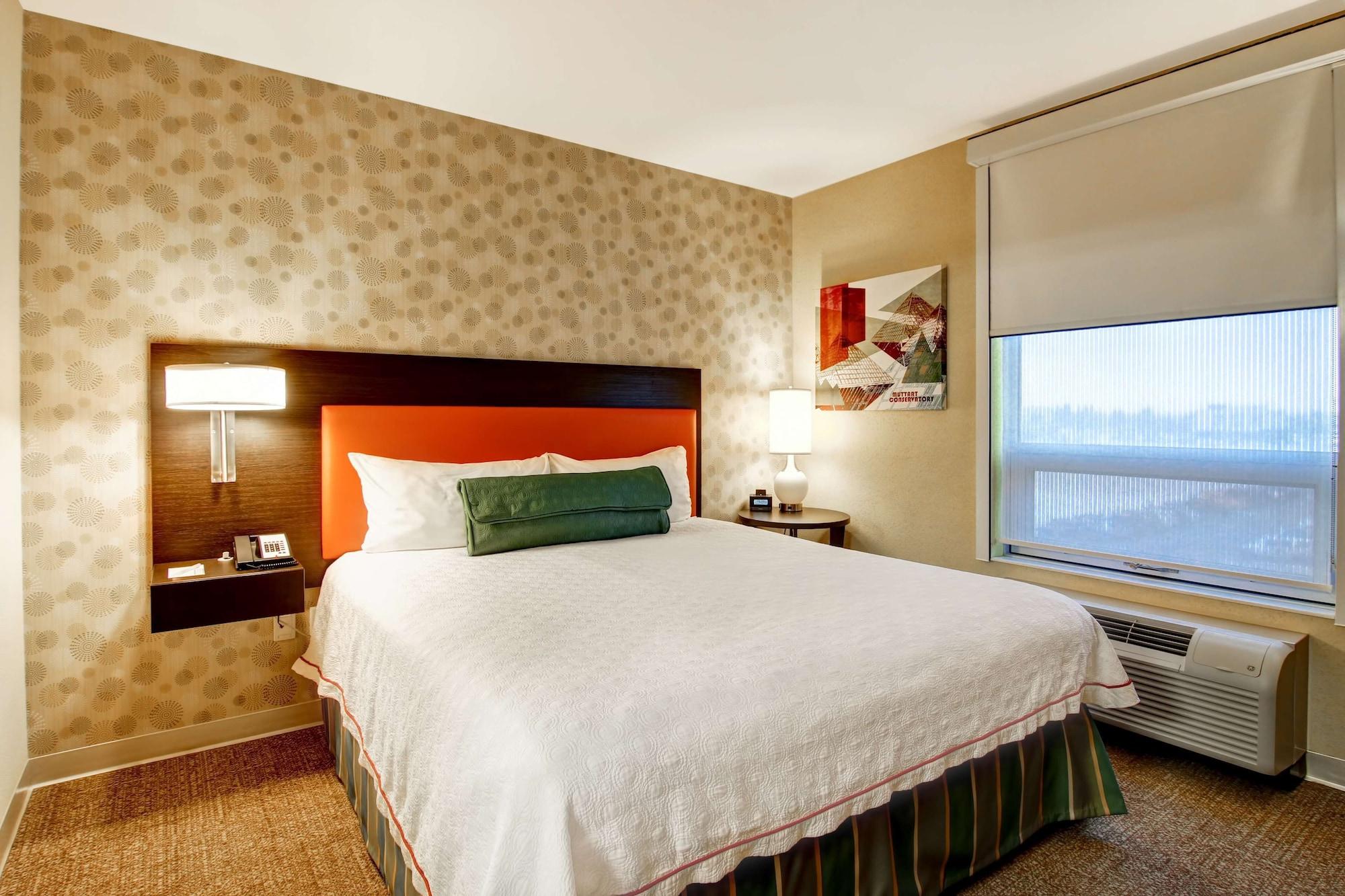 โฮมทู สวีตส์ บาย ฮิลตัน เวสต์ เอ็ดมอนตัน Hotel เอดมันตัน ภายนอก รูปภาพ