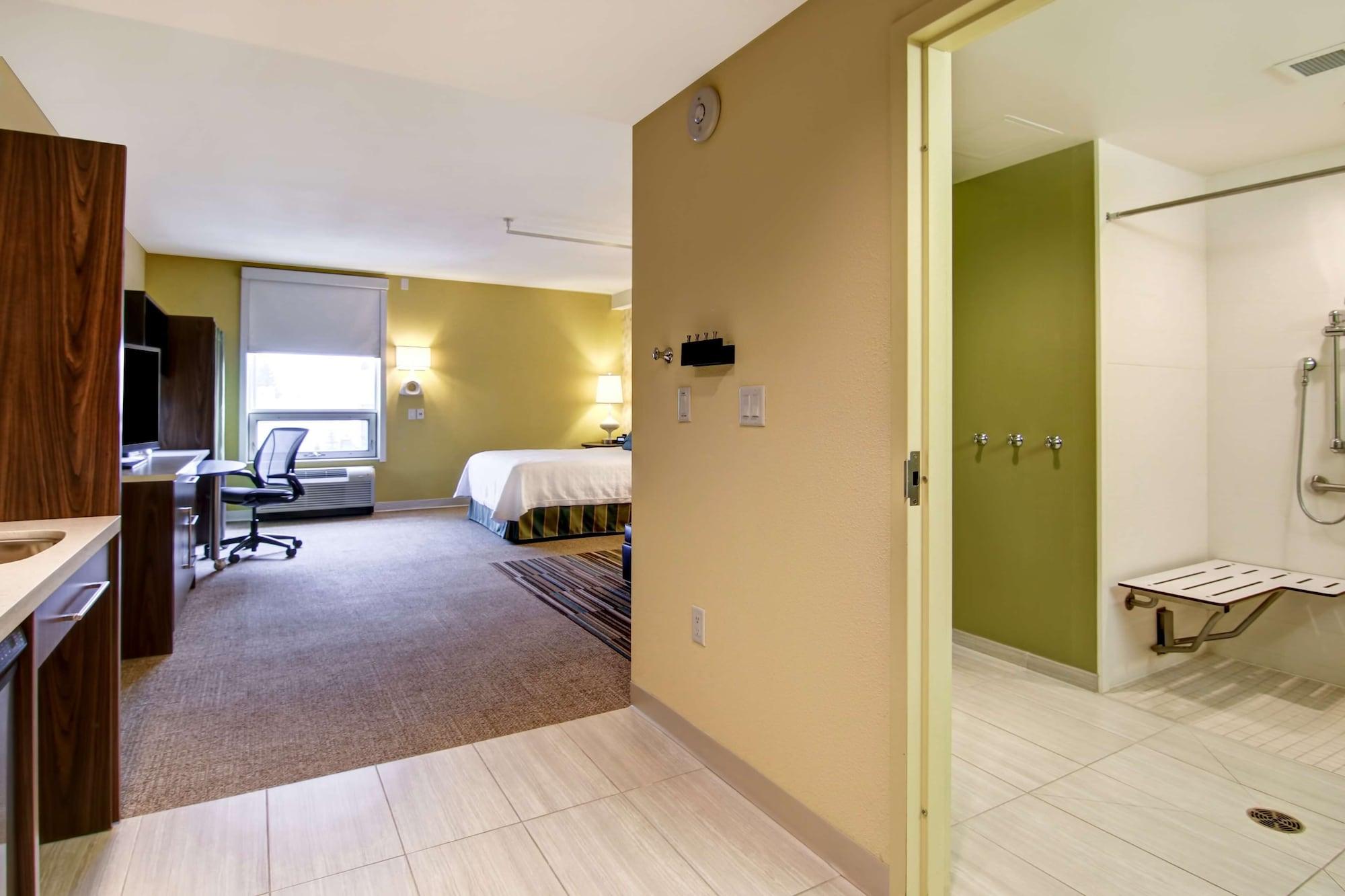 โฮมทู สวีตส์ บาย ฮิลตัน เวสต์ เอ็ดมอนตัน Hotel เอดมันตัน ภายนอก รูปภาพ