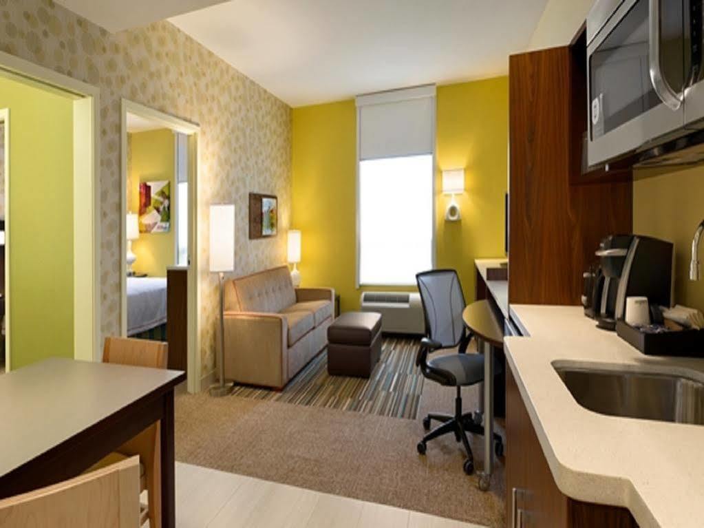 โฮมทู สวีตส์ บาย ฮิลตัน เวสต์ เอ็ดมอนตัน Hotel เอดมันตัน ภายนอก รูปภาพ