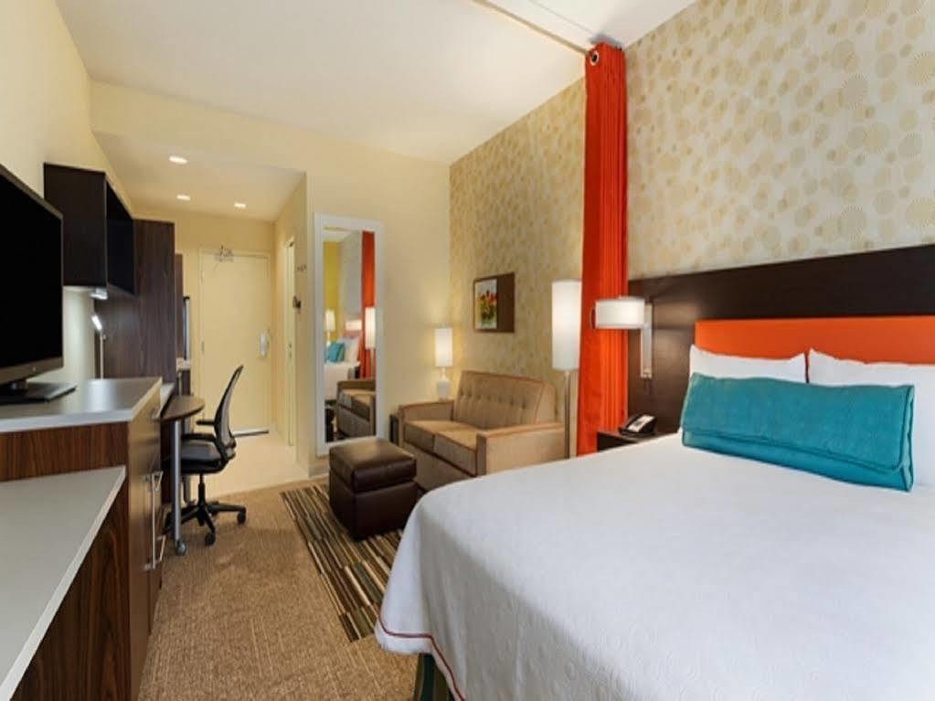 โฮมทู สวีตส์ บาย ฮิลตัน เวสต์ เอ็ดมอนตัน Hotel เอดมันตัน ภายนอก รูปภาพ